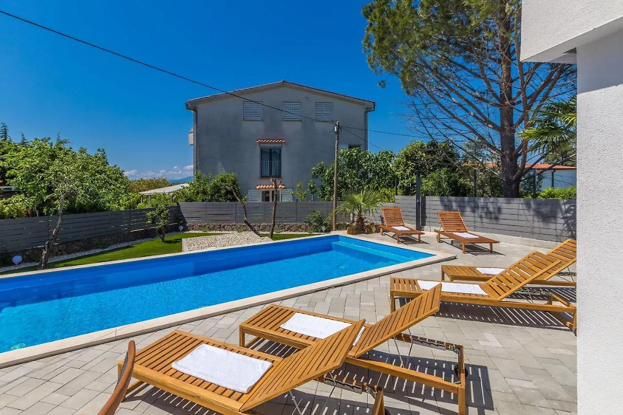 Villa Nina Vantacici
